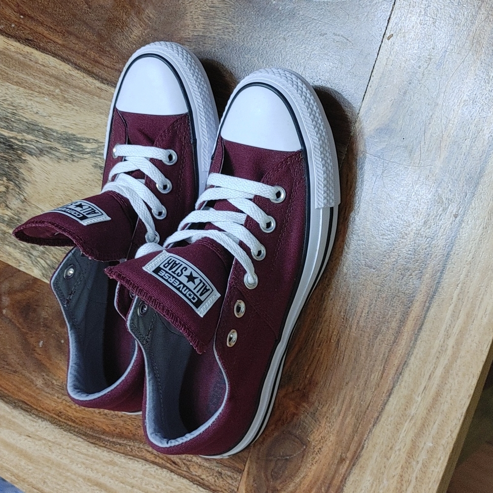 Womens converse All Star size 8